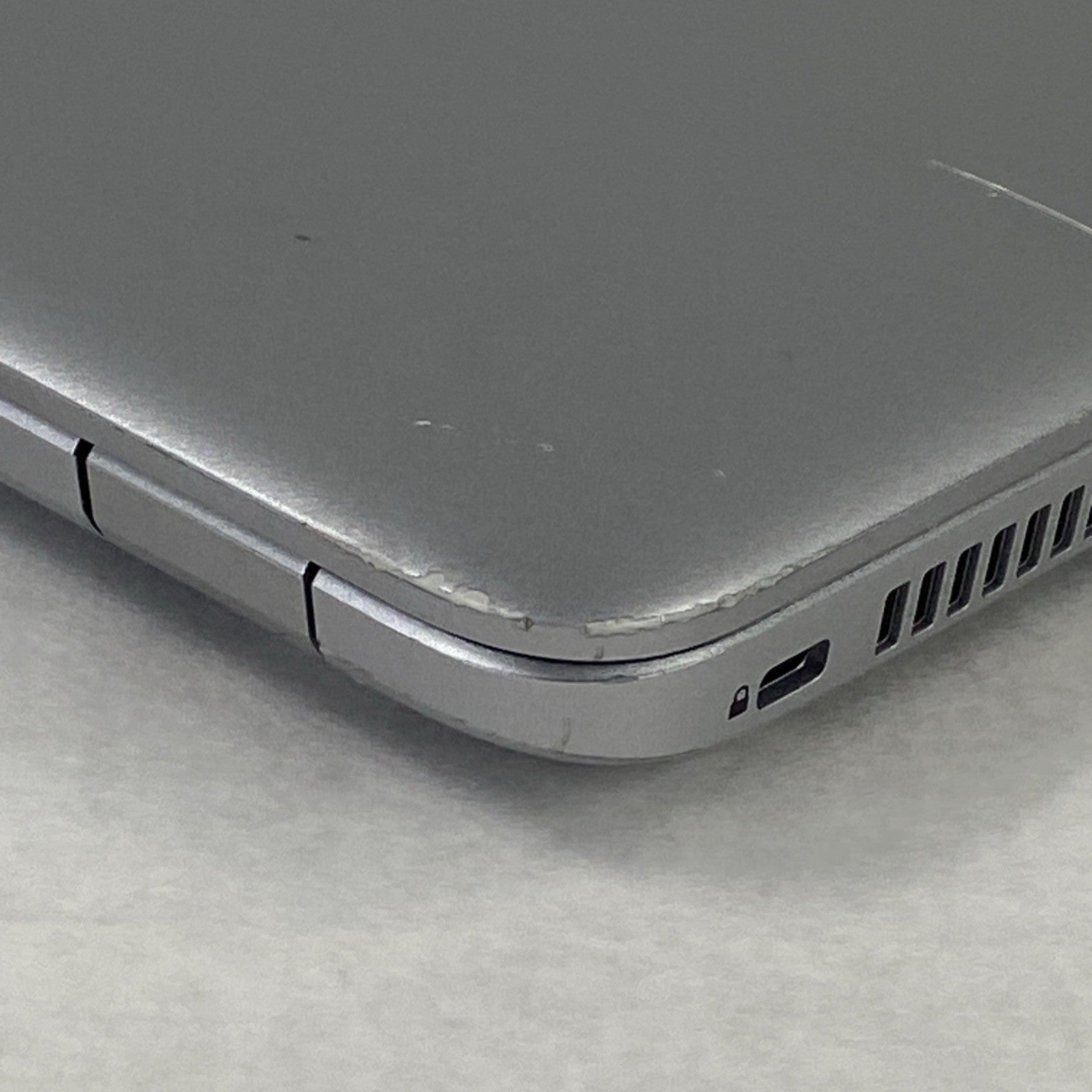 HP ProBook 440 G4 Intel Core i5-7200U 2.50 GHz 8GB RAM 14" No HDD No OS