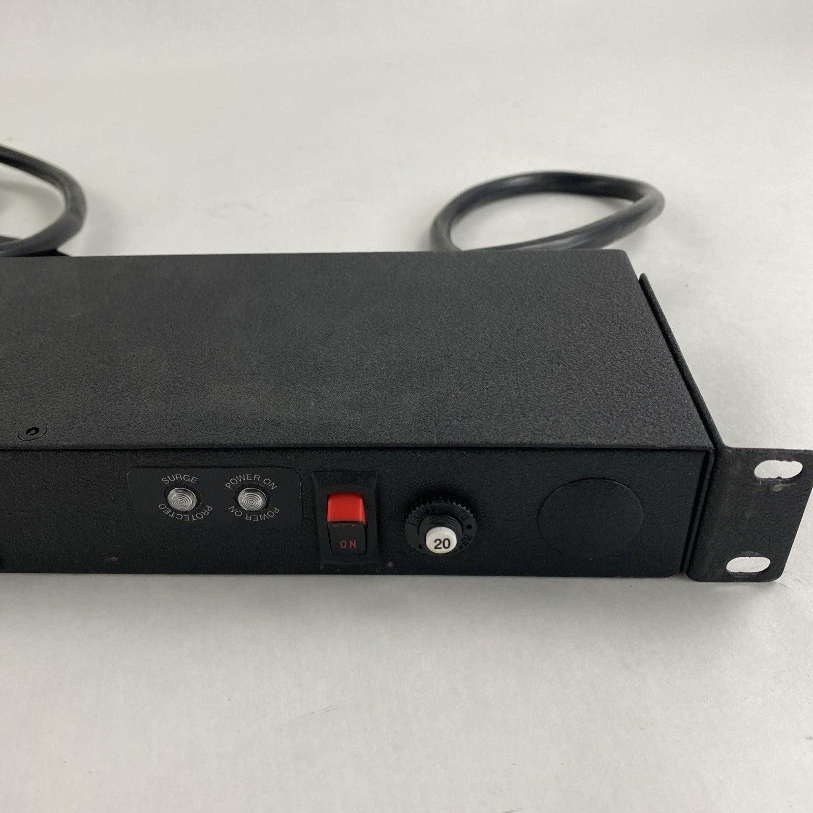 Geist SPC104-1020 10 Outlet 125VAC 20A Power Strip5