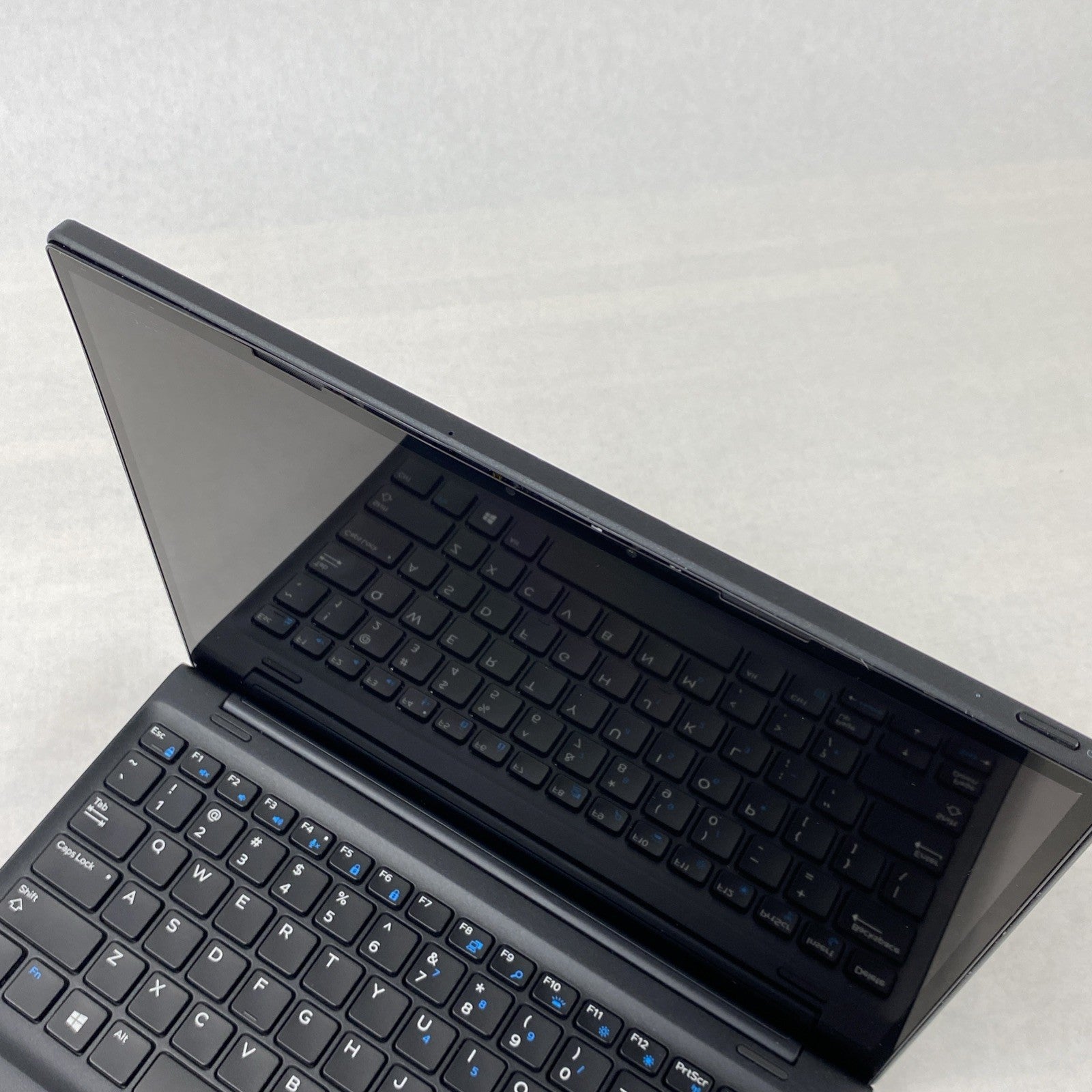 Dell Latitude 7285 12.3" Touch i5-7Y57 1.20 GHz 8 GB RAM No HDD No OS