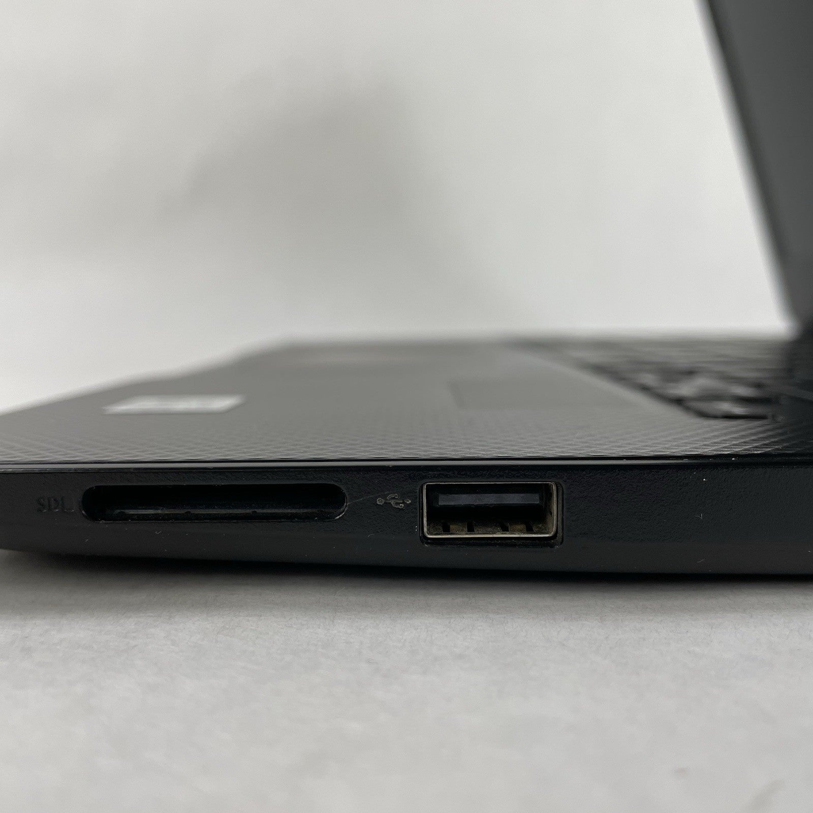 Dell Vostro 3490 14" i5-10210U 1.60 GHz 8 GB RAM No SSD No OS - Bad Edge8