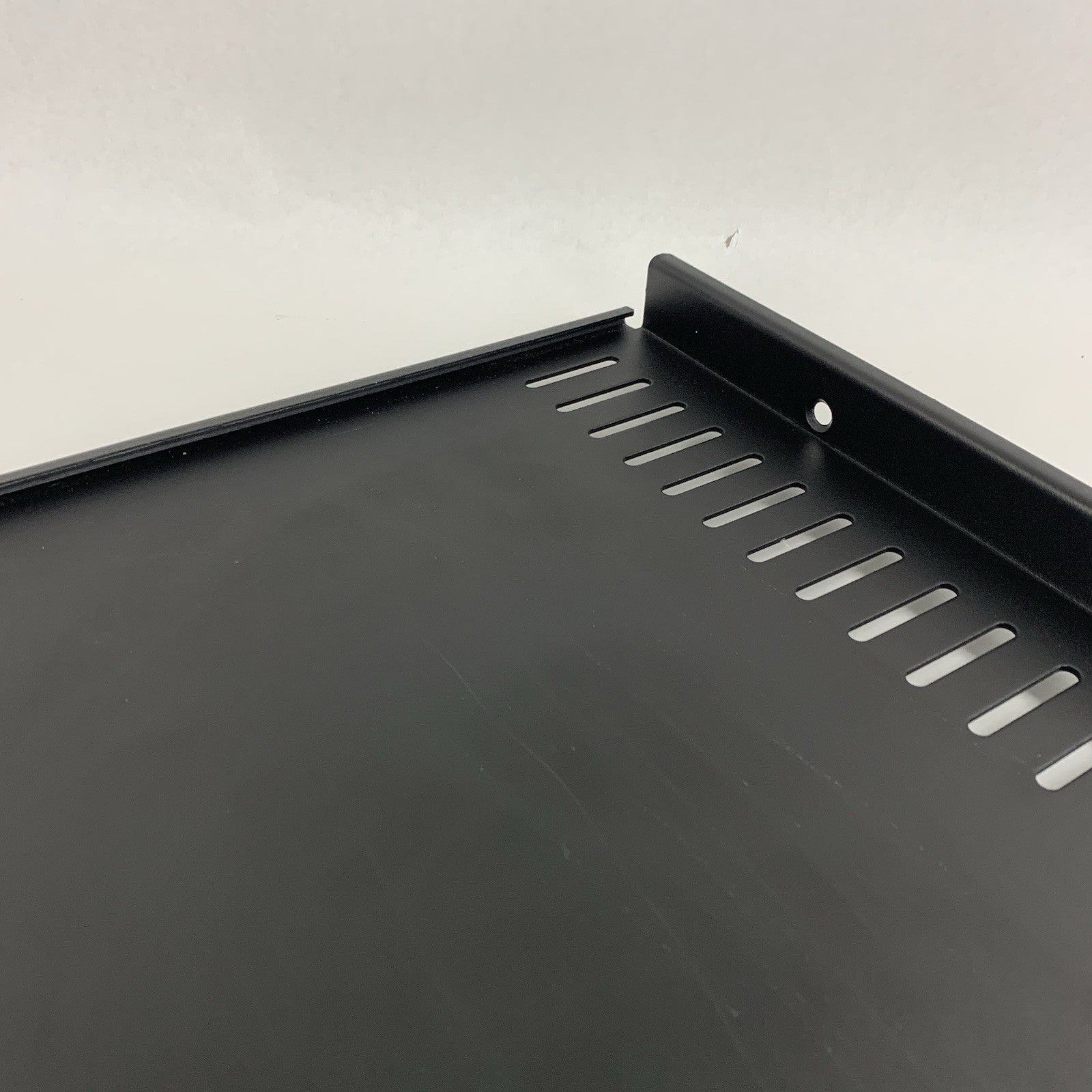 APC AR8122BLK Vented Fixed Server Rack Shelf 19"4