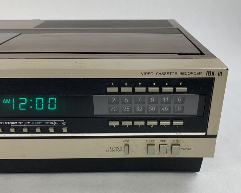 Sanyo VCR 4200 Betacord Video Cassette Recorder Power Tested Door Sticks Vintage