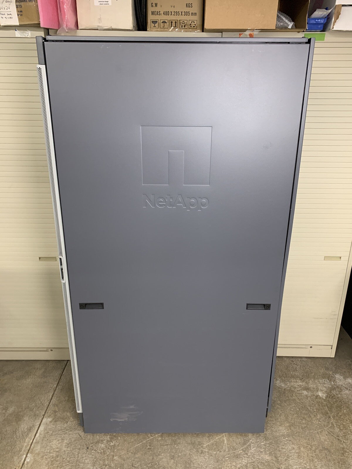 NETAPP NAC-0501 Server Rack Cabinet Unlocked No Keys