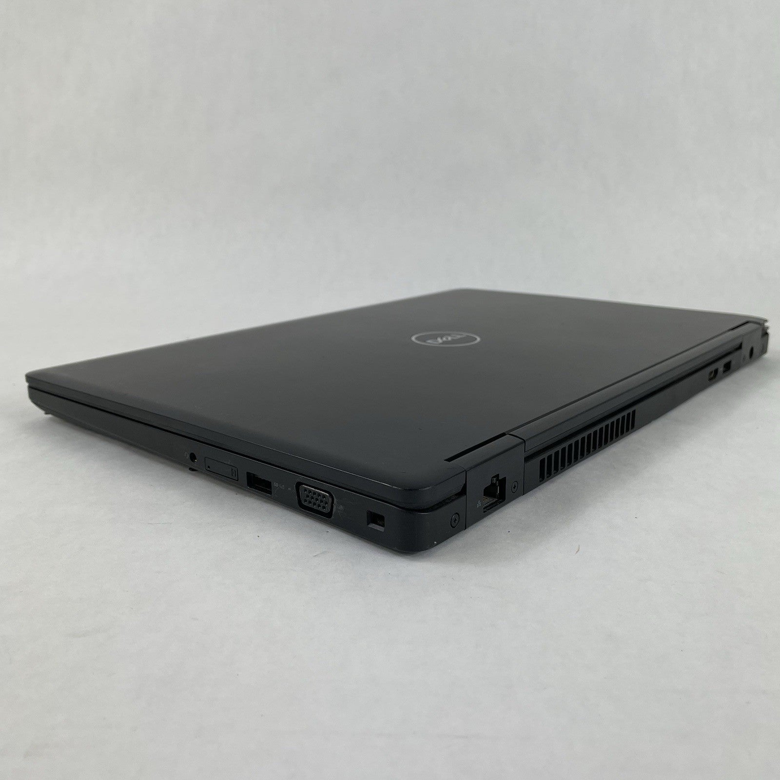 Dell Latitude 5590 15.6" i5-8250U 1.6 GHz 8GB RAM No SSD No OS - Bad Corner READ16