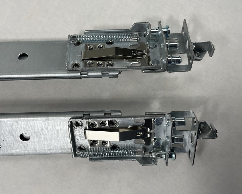 IBM 69Y5022 69Y5021 Server Rail Kit L & R