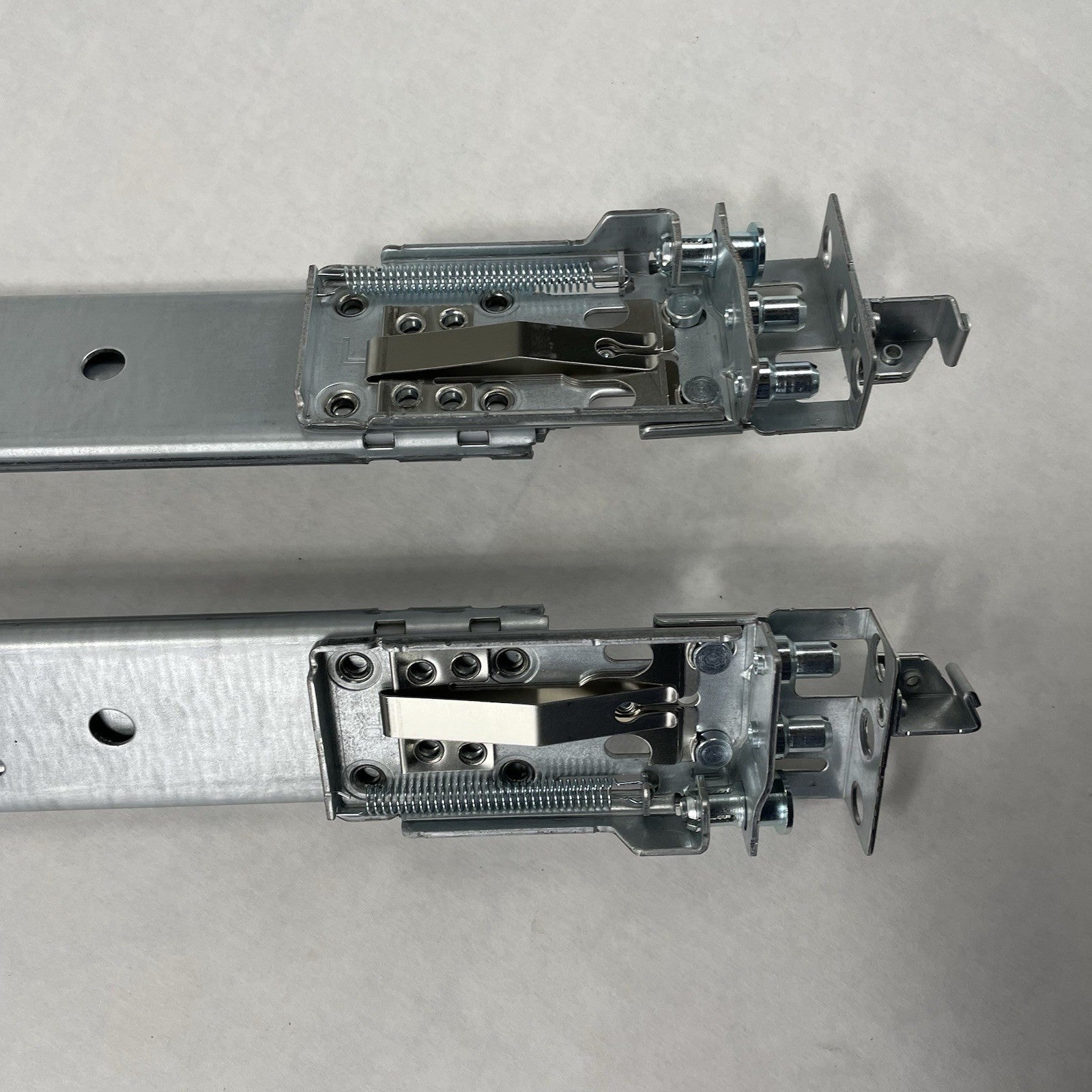 IBM 69Y5022 69Y5021 Server Rail Kit L & R