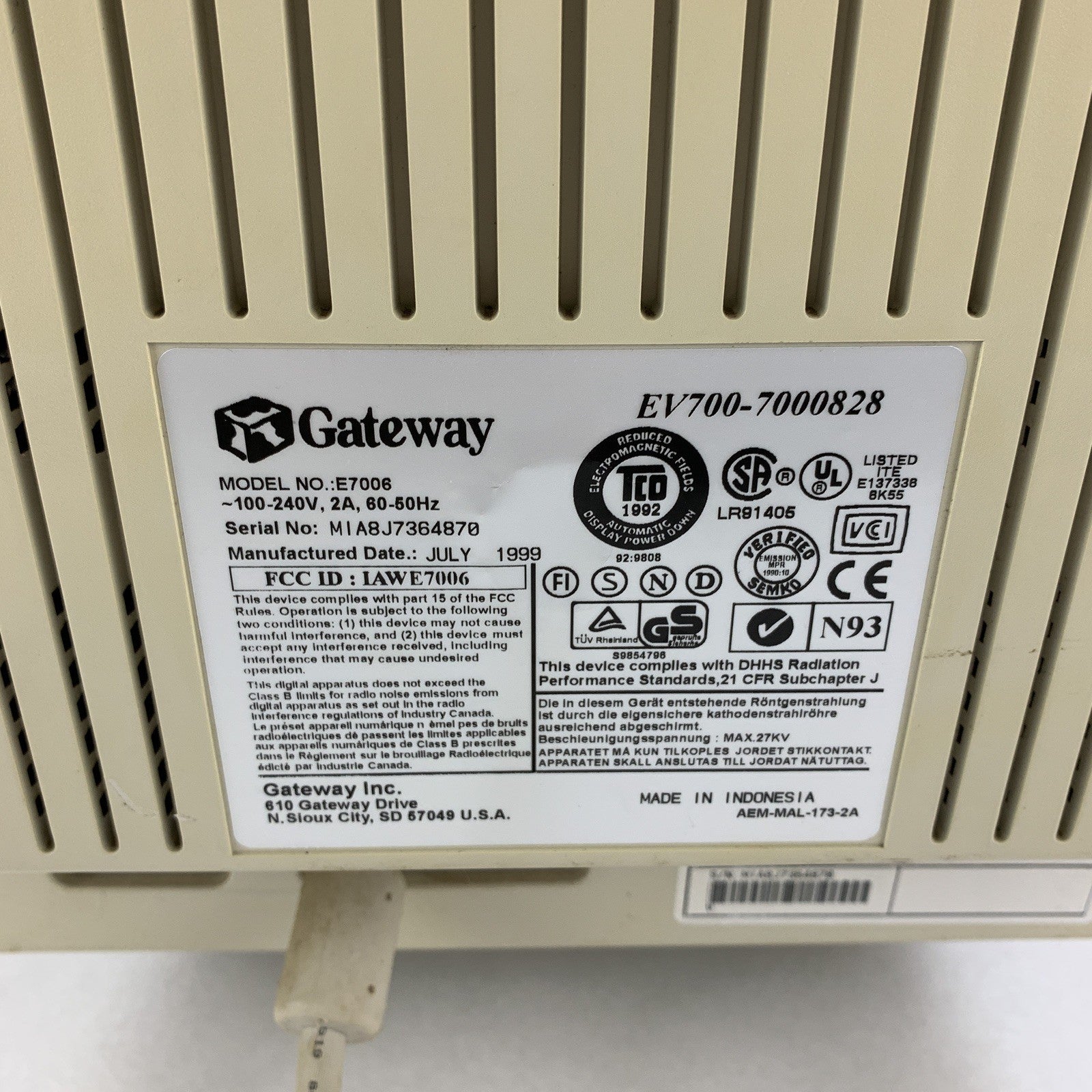 Gateway 16" EV700 E7006 1280x1024 VGA CRT Color Computer Monitor Retro Gaming