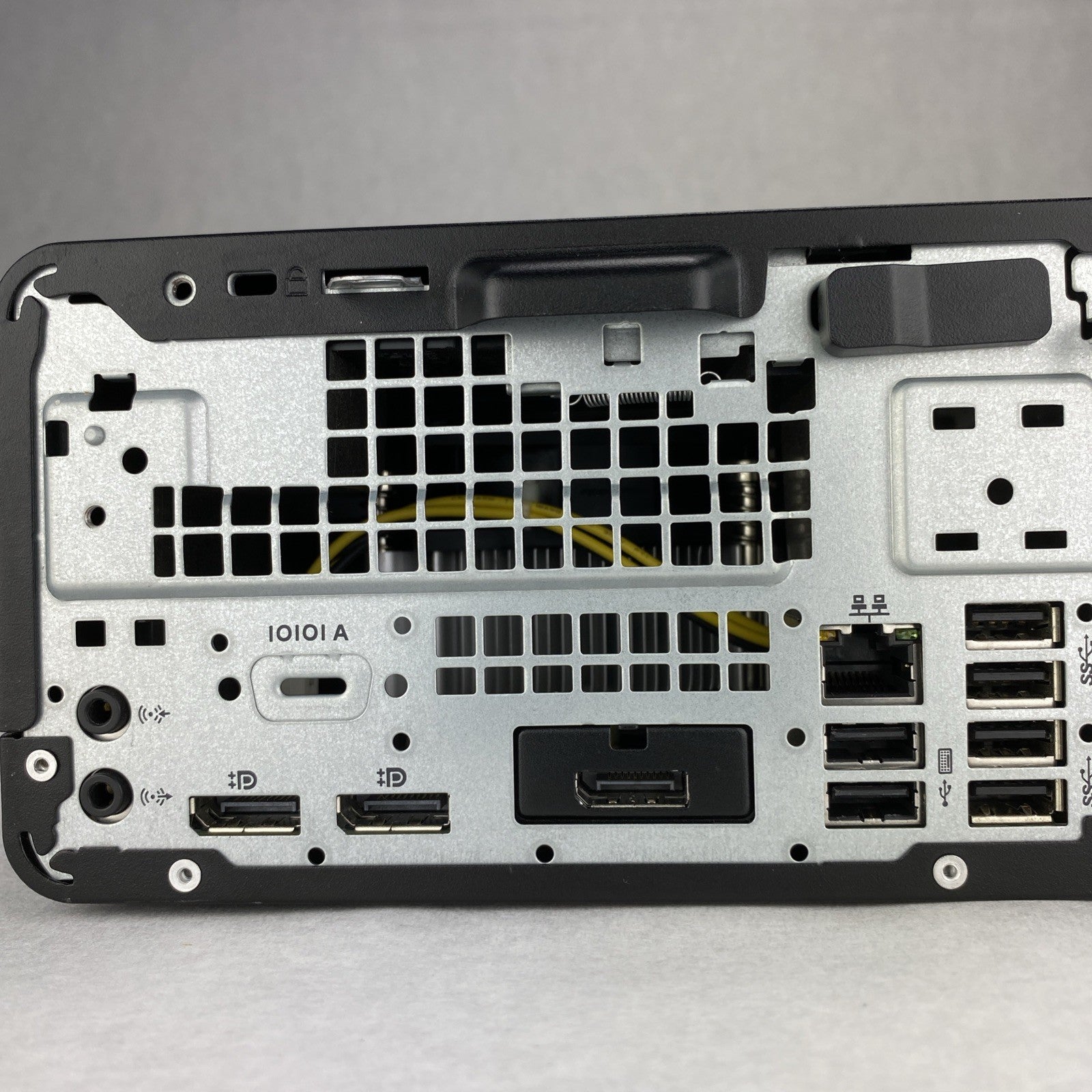 HP EliteDesk 800 G3 SFF Intel Quad Core i5-7500 3.40GHz 1X8GB RAM DVD No HDD OS
