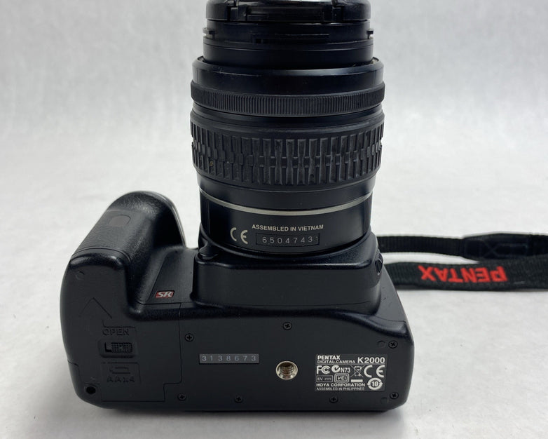 Pentax K2000 DSLR 10.2 MP Digital Camera With Bag And Flash No Cable - Tested