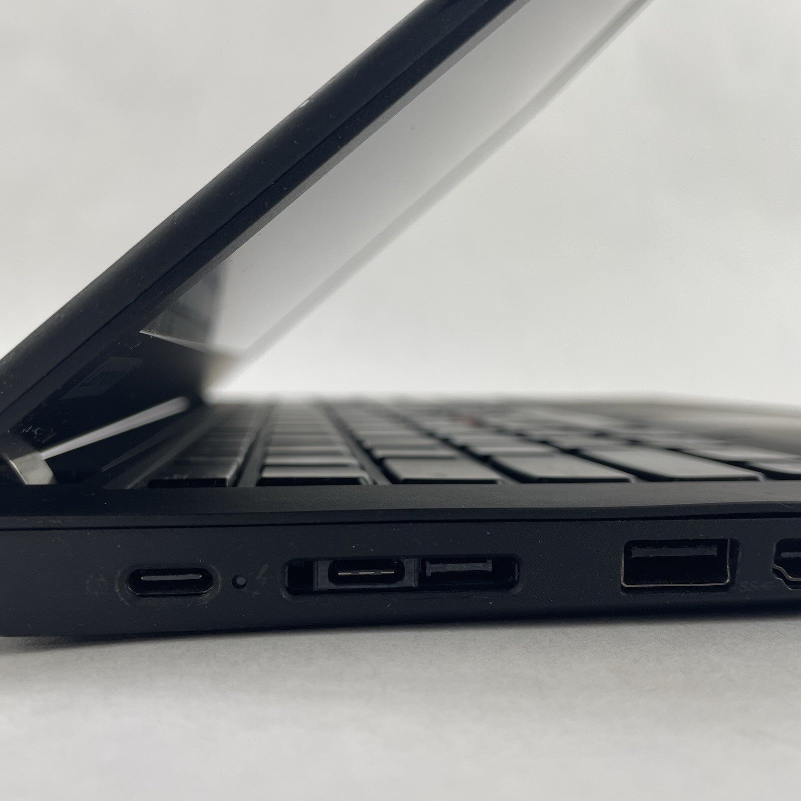 Lenovo ThinkPad T490 14" i5-8365U 1.60 GHz 8 GB RAM No SSD/OS/AC5