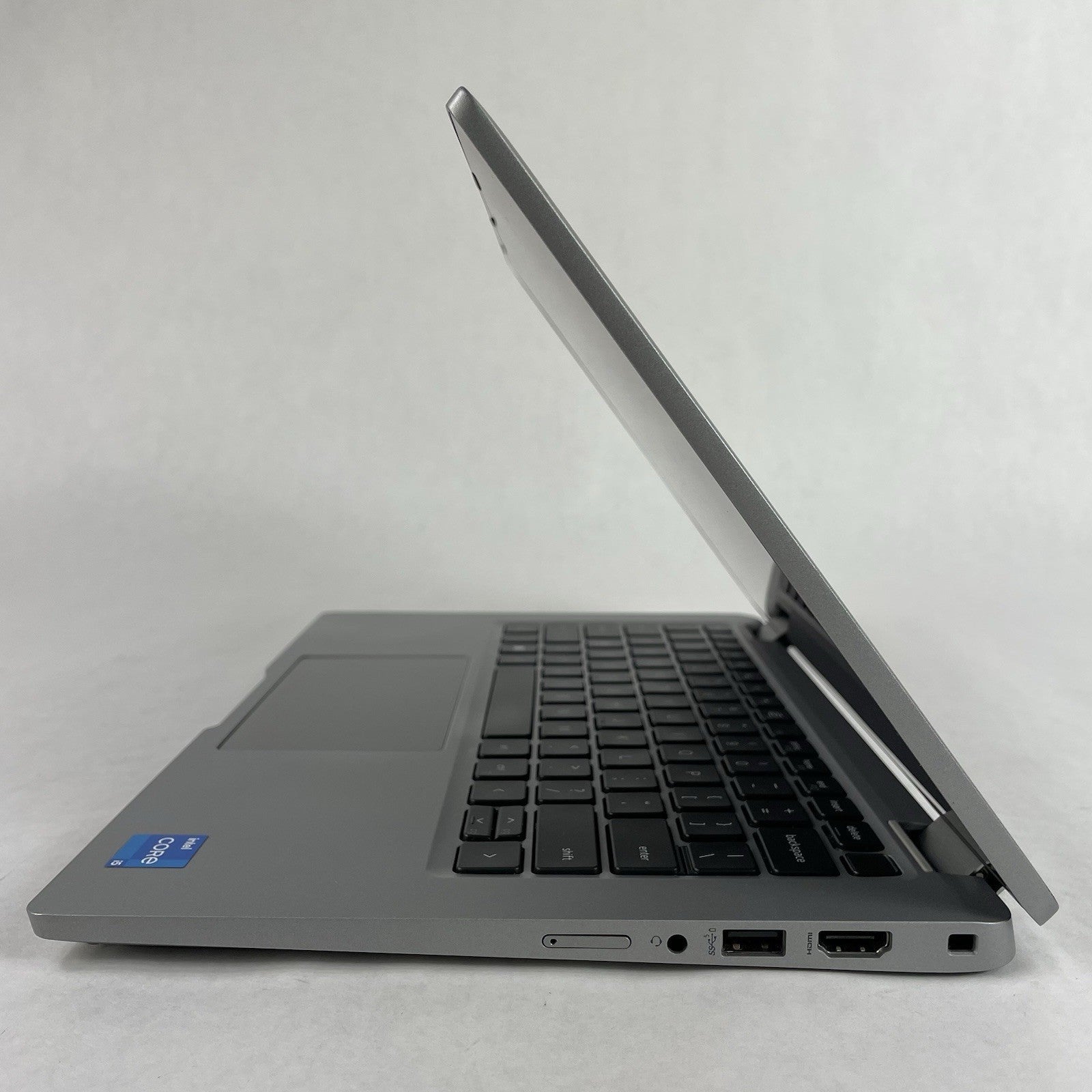 Dell Latitude 5330 13.3" i5-1235U 3.76 GHz 16 GB RAM No SSD/OS/AC7