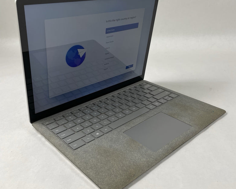 Microsoft Surface Laptop 13.3" i5-7200U 2.50 GHz 8 GB RAM 256 GB SSD Windows 11