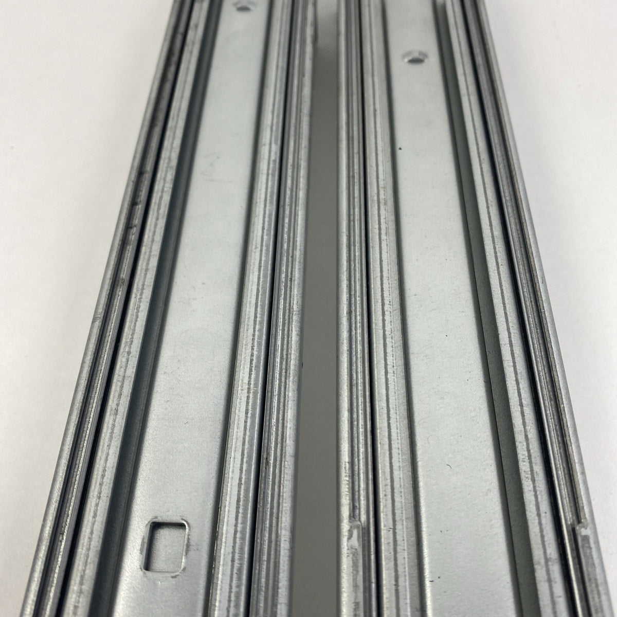 Sliding Rails 28437-001 w/ 714511-001 Right and Left Server Rails No Hardware11