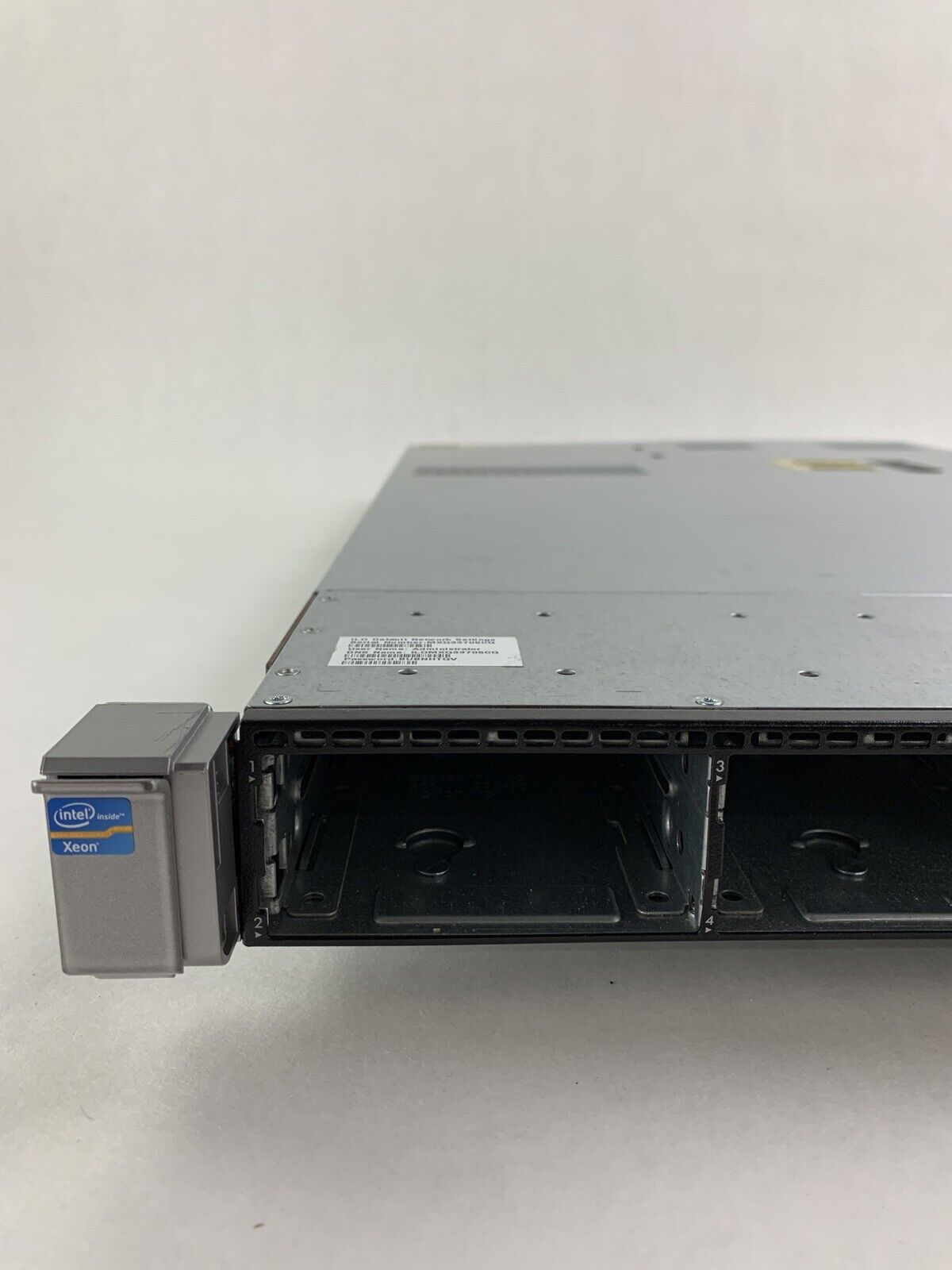 HP ProLiant DL360p Gen8 Xeon E5-2609 V2 2.5 GHz 8 GB RAM No OS No HDD P440ar