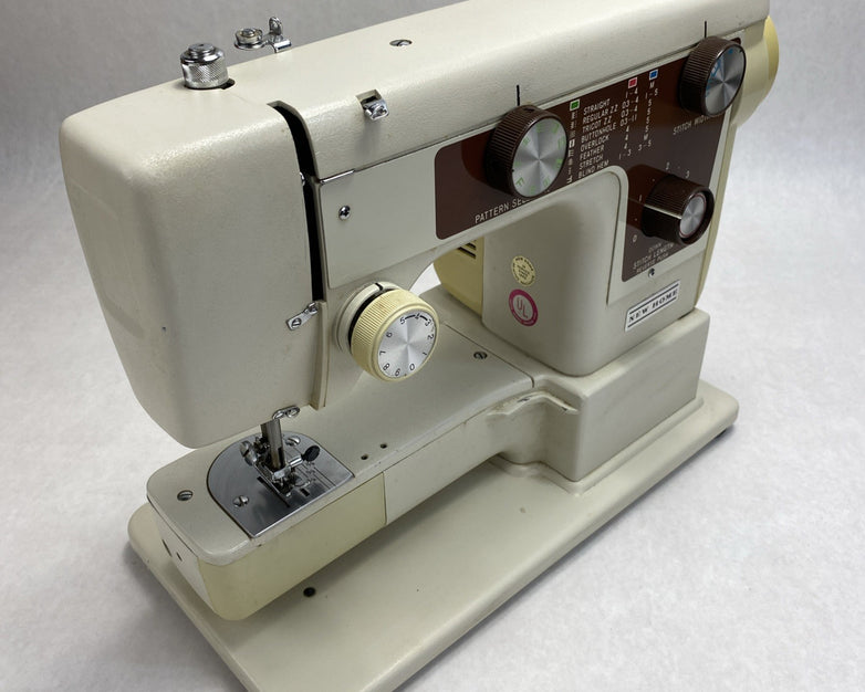 Vintage Janome New Home Model 640 Sewing Machine - Pedal and Manual With Case