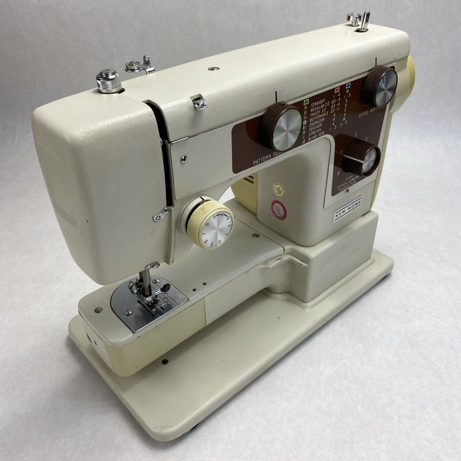 Vintage Janome New Home Model 640 Sewing Machine - Pedal and Manual With Case0