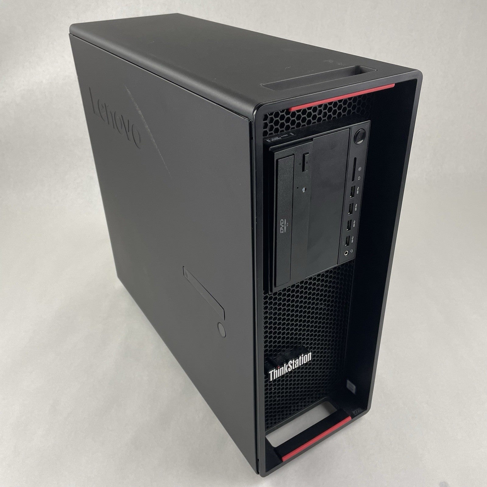 Lenovo ThinkStation P720 2x Xeon Silver 4110 2.10 GHz 32 GB RAM No GPU/HDD0