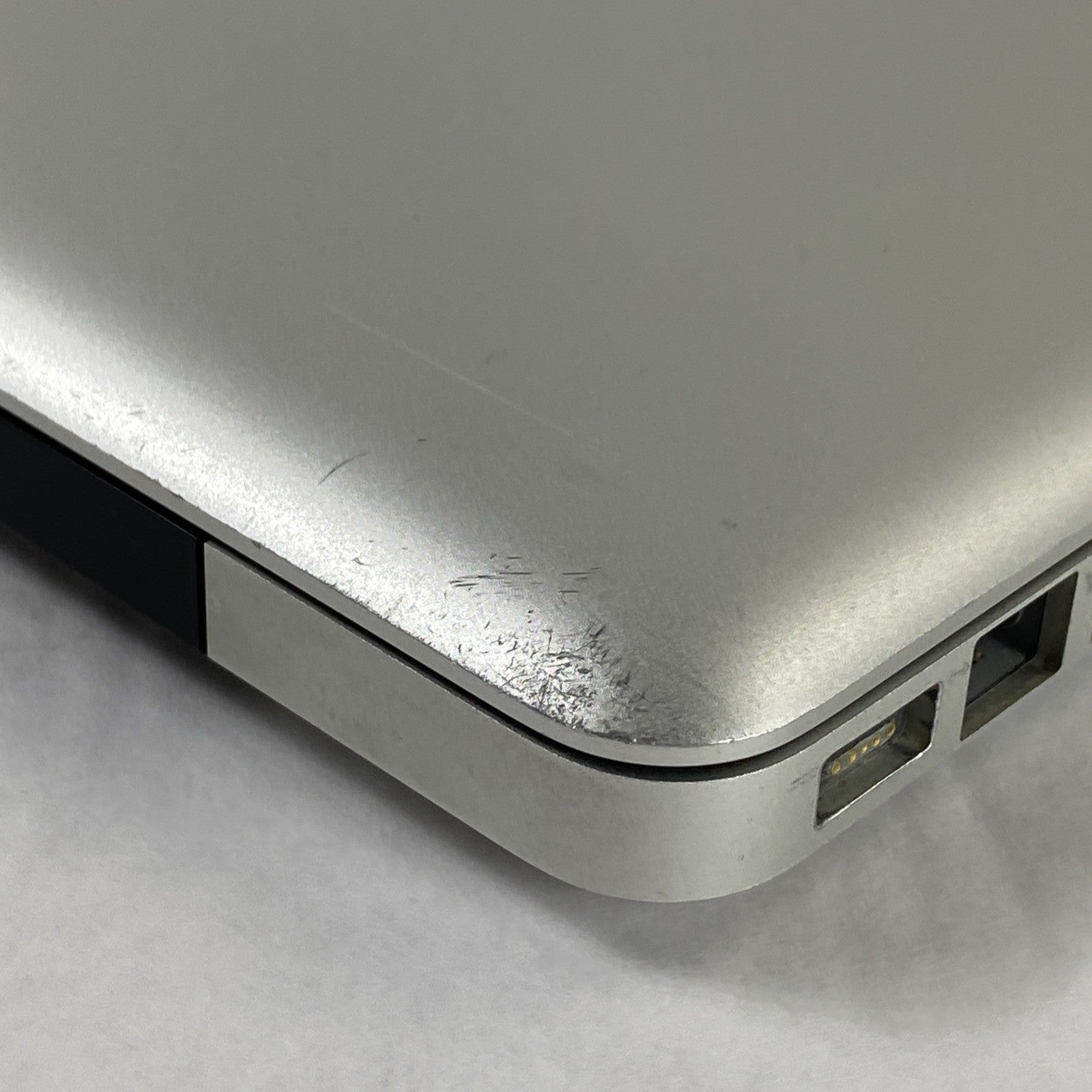 Apple MacBook Pro A1286 2009 15" Core 2 Duo 4GB RAM 320GB HDD - Service Battery11