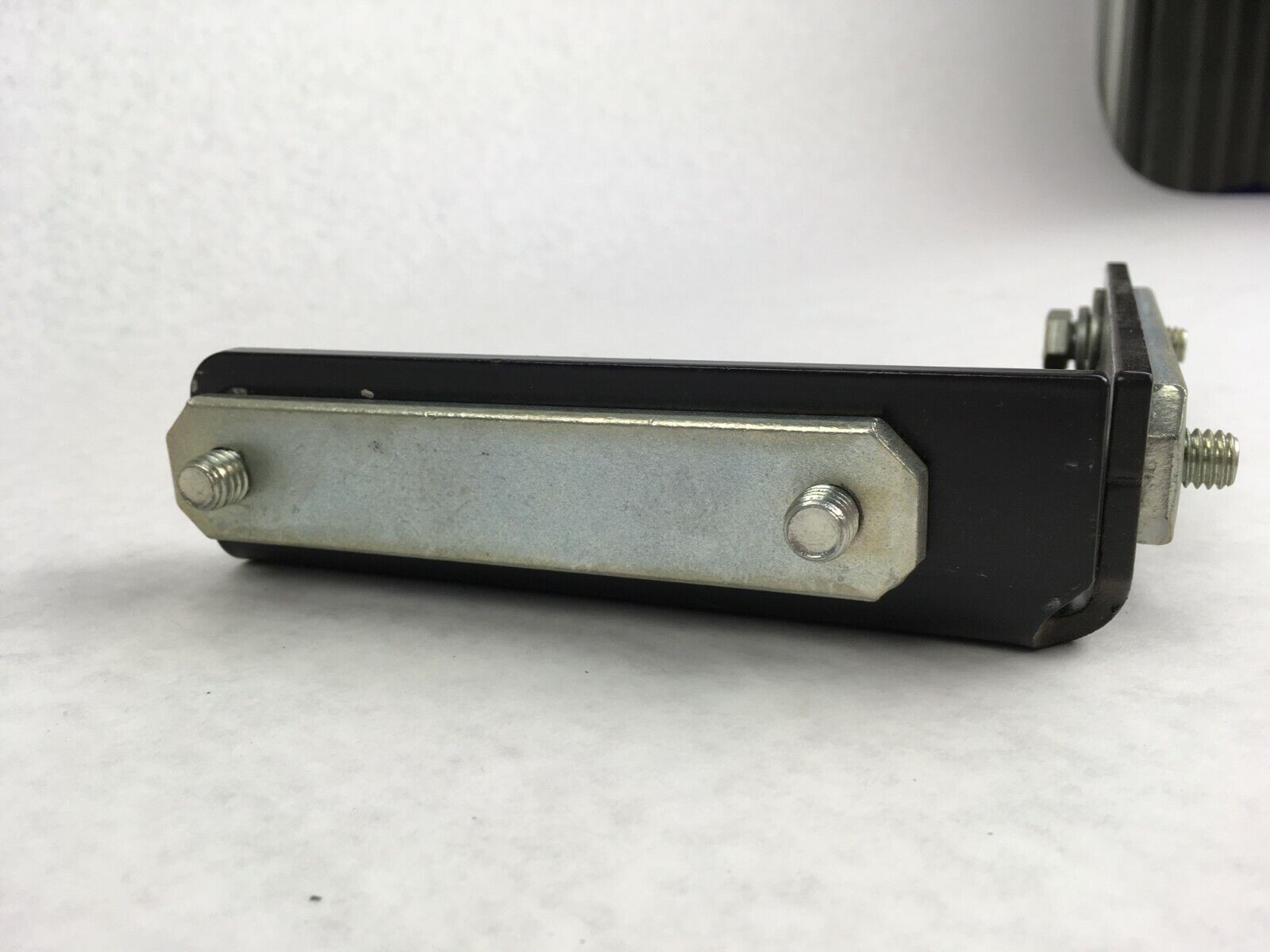 Hubbell Workplace Solutions Track Component Angle Bracket 625116