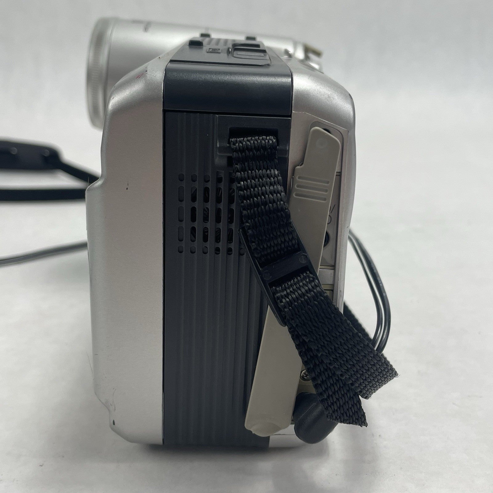 Sharp Viewcam VL-A111U 8mm Camcorder Silver 16x Zoom 2.5" LCD AC Adapter3