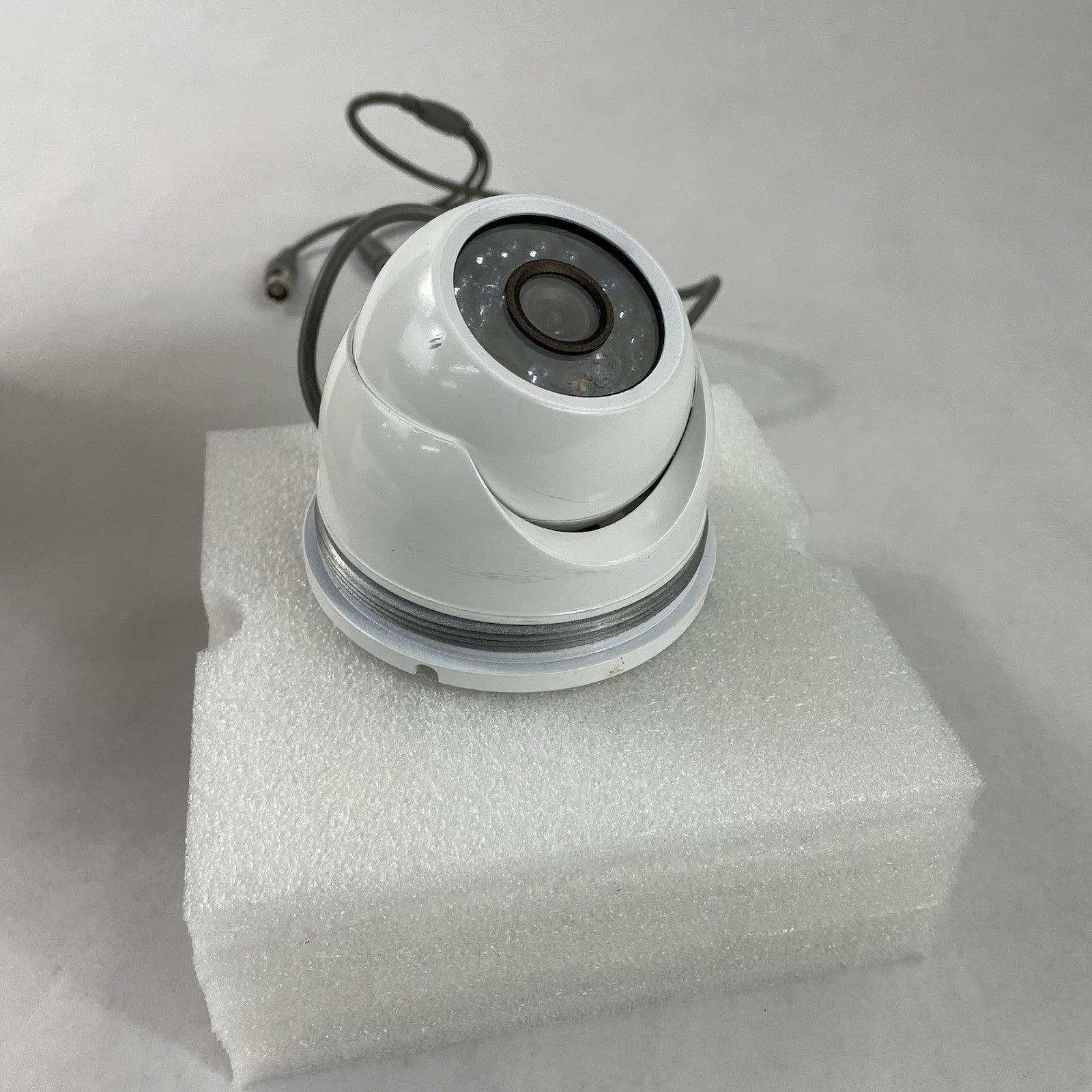 CMIP1042W-28MA IP 4MP 2.8mm Fixed Lens Built-in Mic Turret Camera White Untested