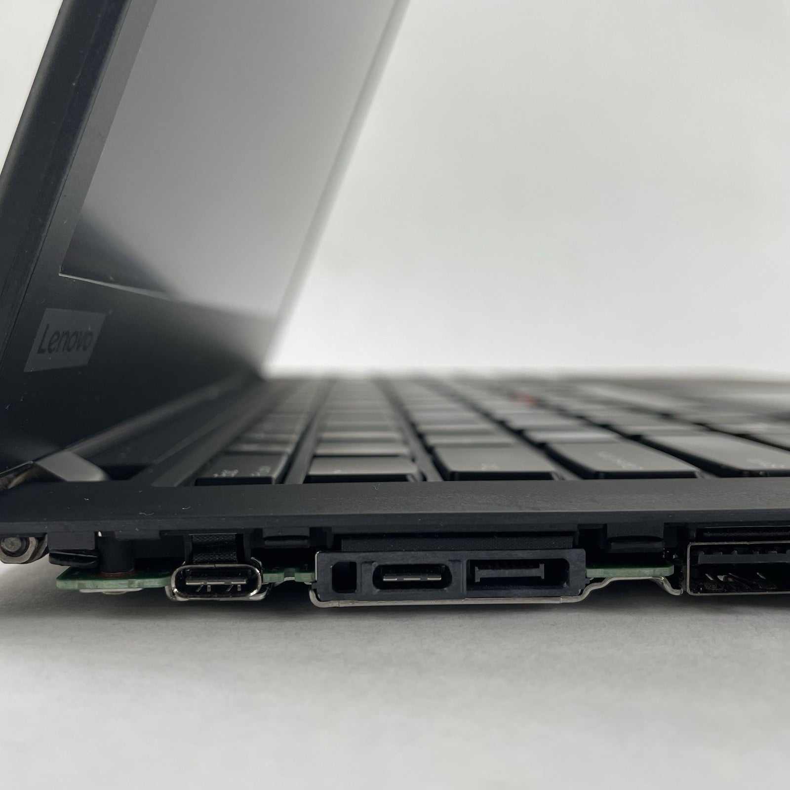 Lenovo ThinkPad T14 Gen2i 14" i5-1145G7 2.60GHz 16GB RAM No SSD/OS/AC-Bad Bottom4