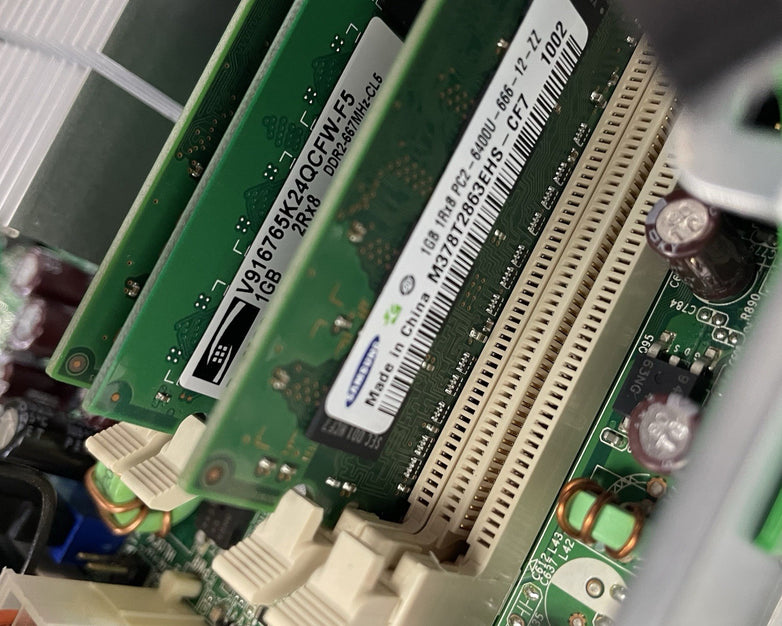 HP Compaq dc7900 MT Core 2 Duo Q8400 3.00 GHz 3 GB RAM No HDD No OS