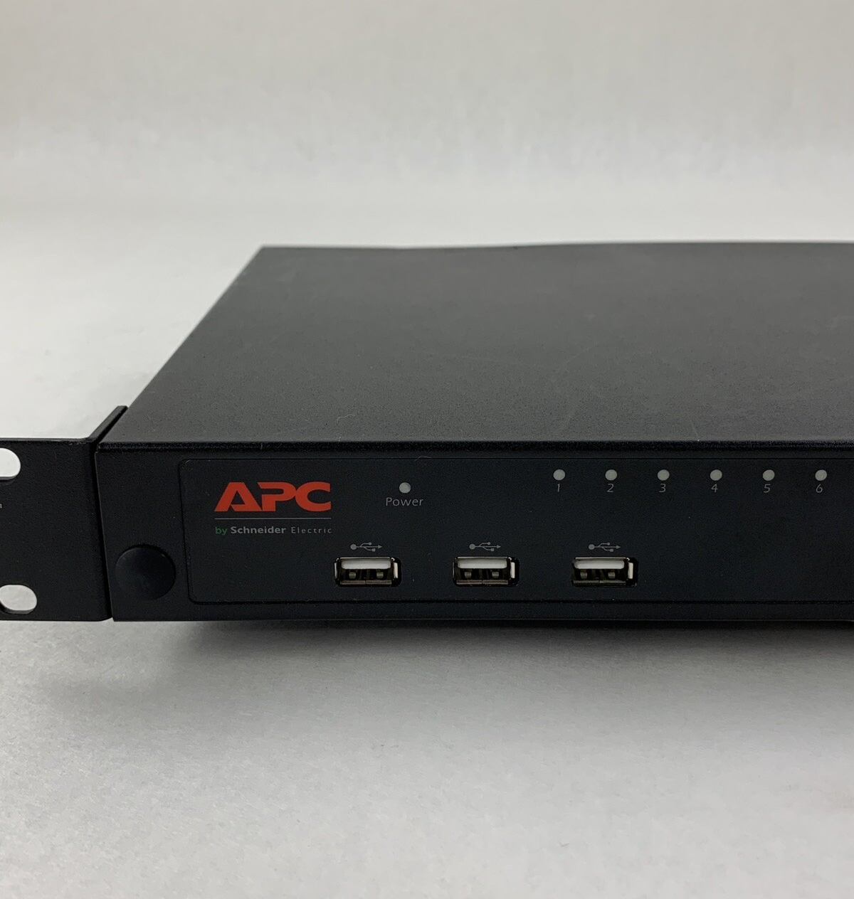 APC KVM0216A KVM USB 2G Enterprise Analog 2 Local Users 16 Ports Tested