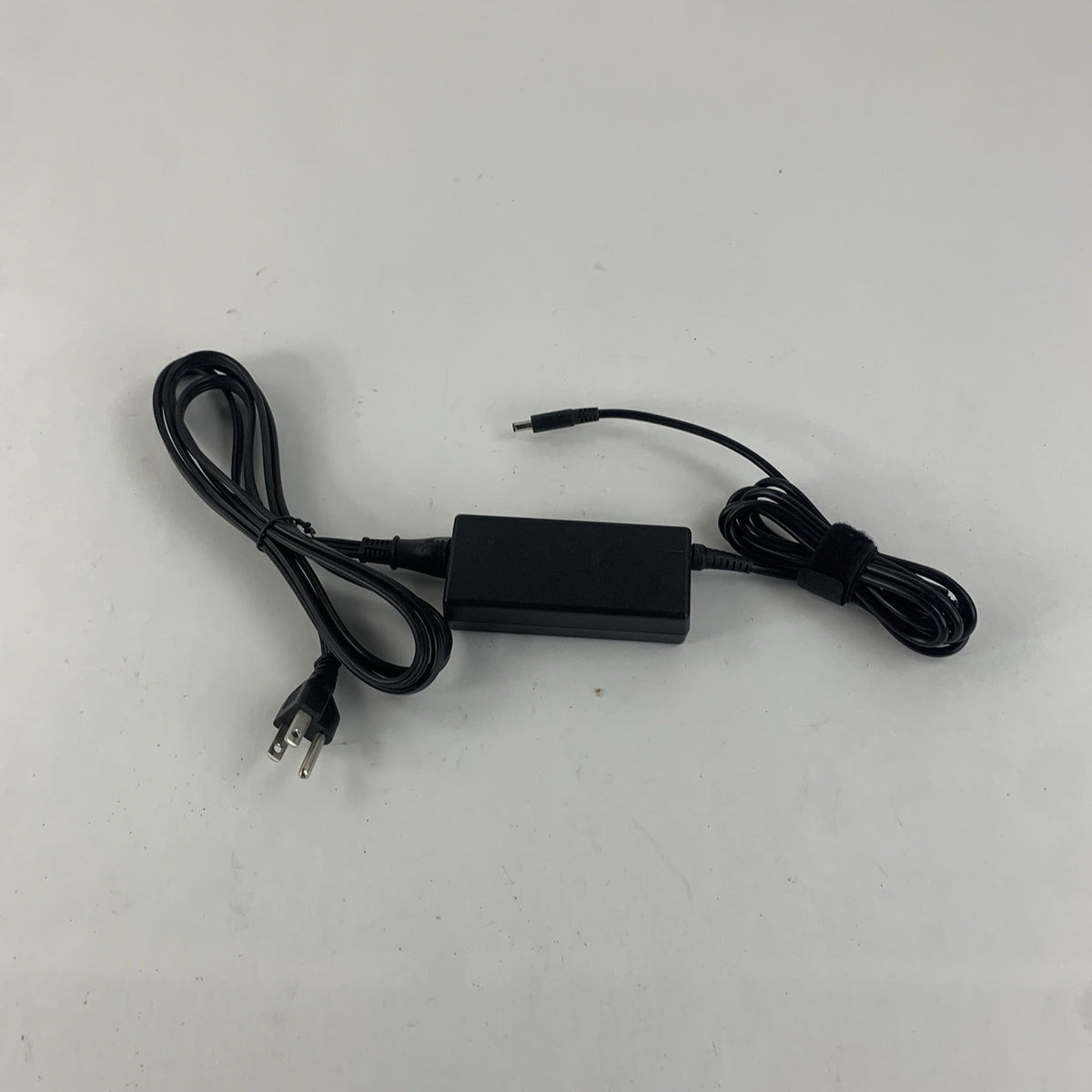 Dell LA65NS2-01 65W 19.5V 3.34A 4.5mm Small Barrel Charger AC Adapter - Lot of 44