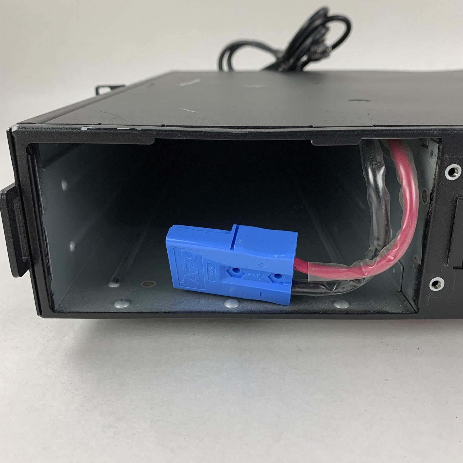 APC SURTA1500RMXL2U Smart-UPS RT 120V Uninterruptable Power Supply No Batt Tray