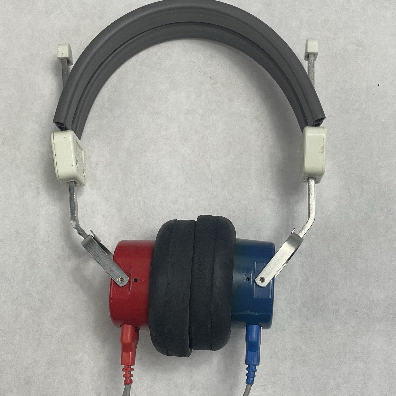 Beltone Model 110 Audiometer w/ Headphones10