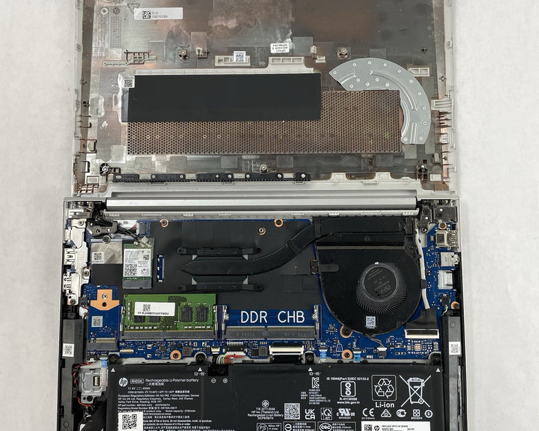HP ProBook 630 G8 13.3" i7-1165G7 2.80 GHz 8 GB RAM No SSD/OS/AC