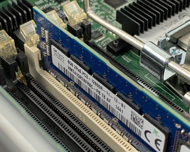 IBM System x3650 M4 Server  2x  E5-2640 2.5 GHz 32 GB RAM No OS No 2.5" HDD