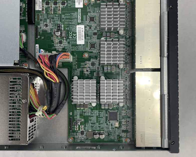 Pluribus Networks E68 Server Switch E3-1265Lv2 2.5GHz 16GB Ram No OS No HDD