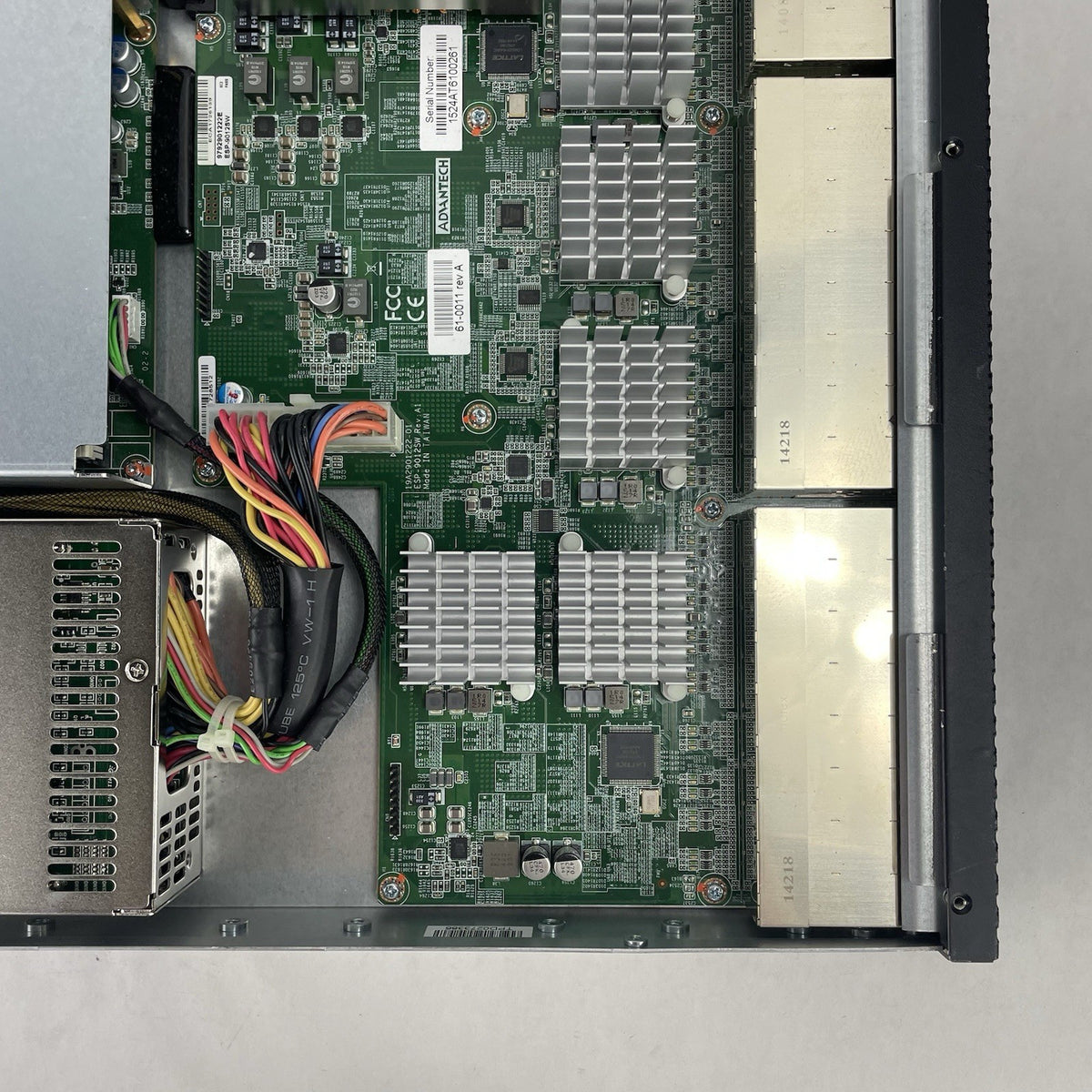 Pluribus Networks E68 Server Switch E3-1265Lv2 2.5GHz 16GB Ram No OS No HDD16