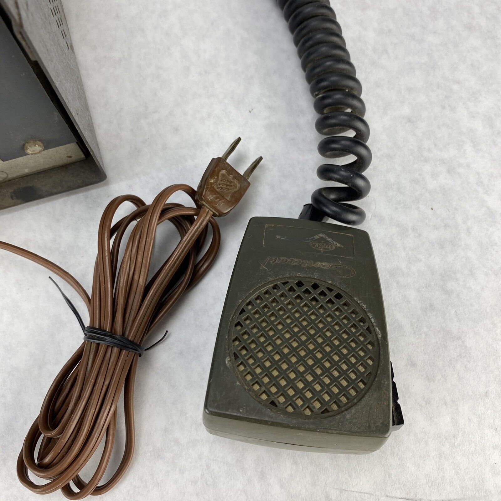 USL Contact 8 Vintage 23-Channel CB Transceiver Radio w/ Mic & Power Cord
