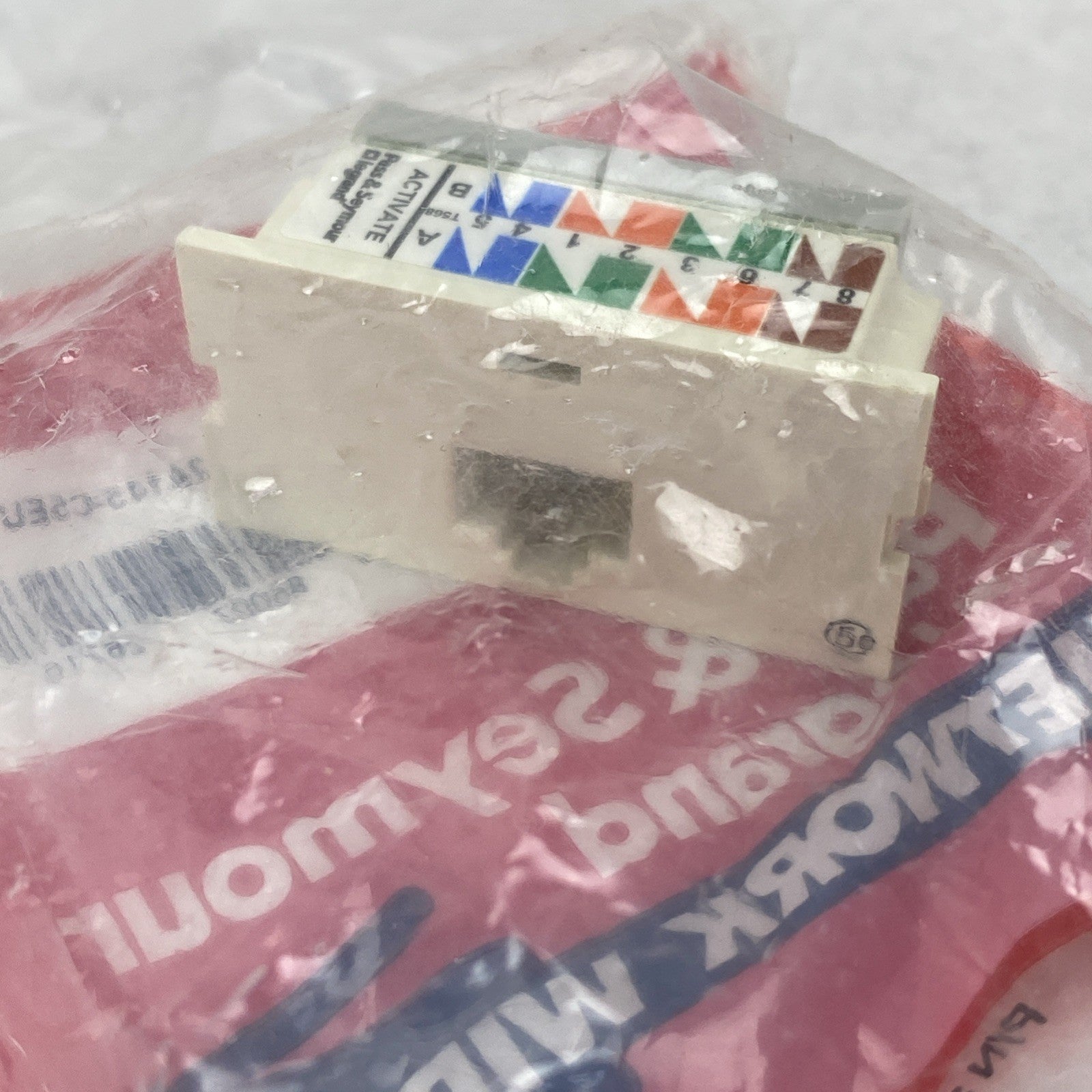 Pass & Seymour 2A145-C5EU Activate 2A Single Cat 5e RJ45 Wiremold Ivory - Lot 156