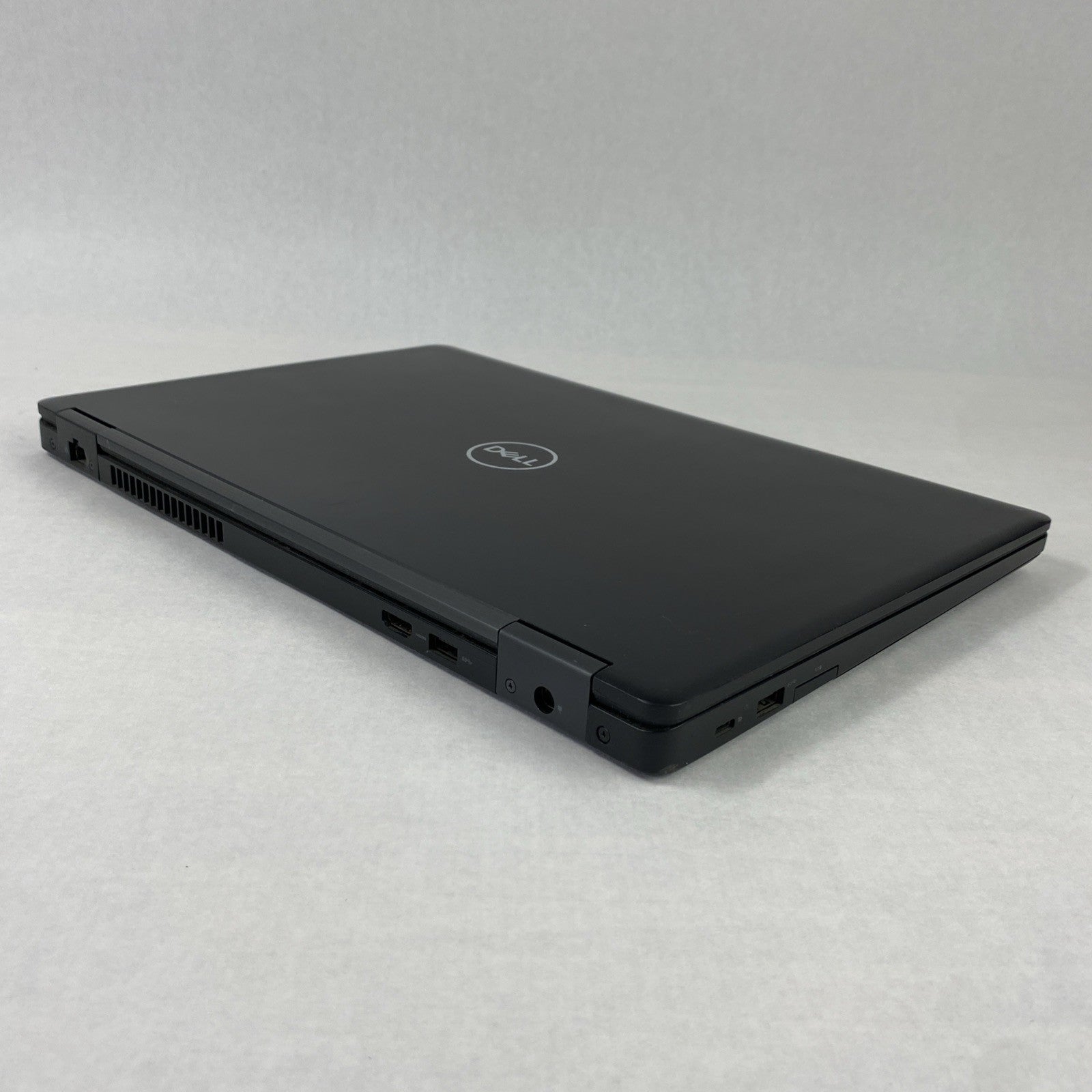 Dell Latitude 5590 Core i5-7300U 2.60 GHz 8 GB RAM 15.6" No Battery No HDD No OS