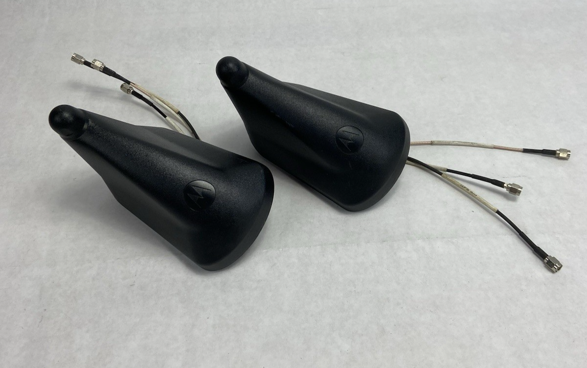 Motorola Laird GPSS746MP-MT4 VSM Base RF Antenna with Cap AN000036A01 - Lot of 2