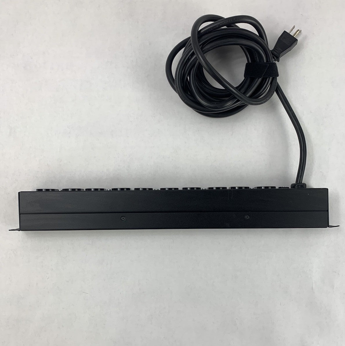 APC AP9562 10-Outlet Rack Mount Power Distribution Unit5