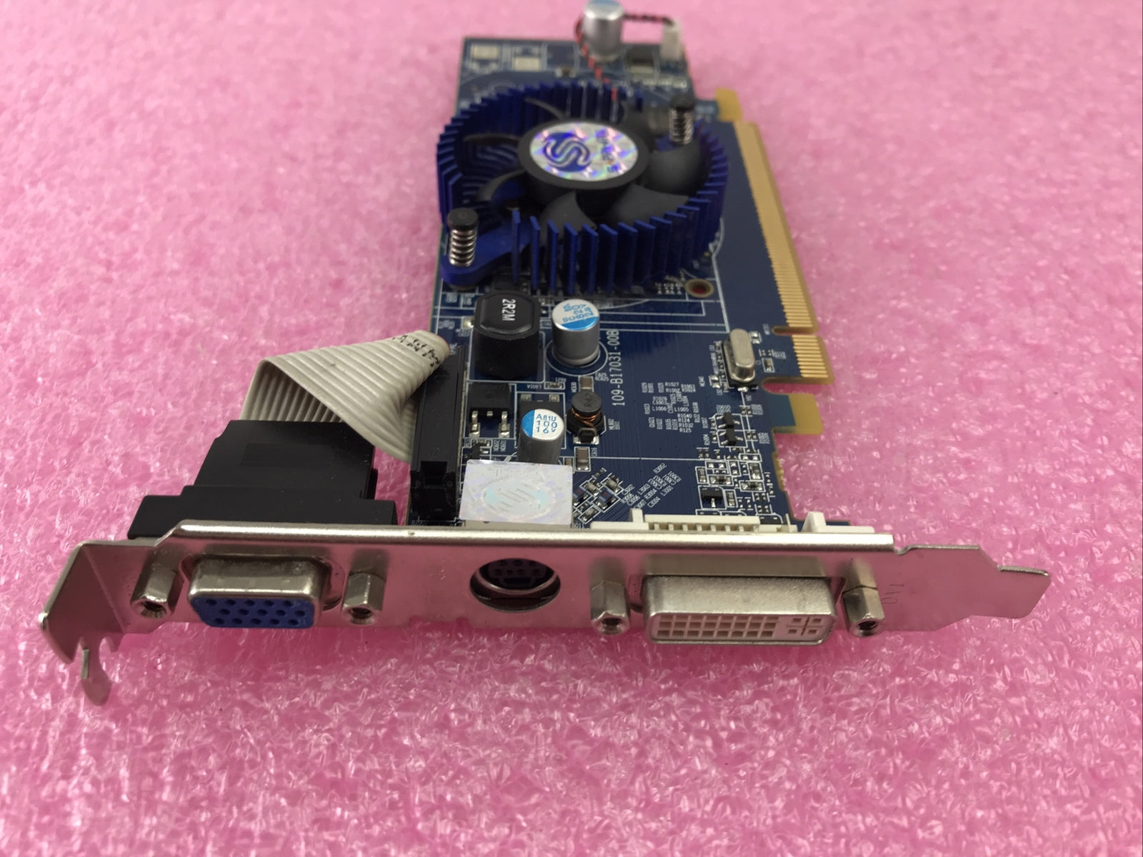 Sapphire ATI Radeon Graphics Card 188-02E40-5SA