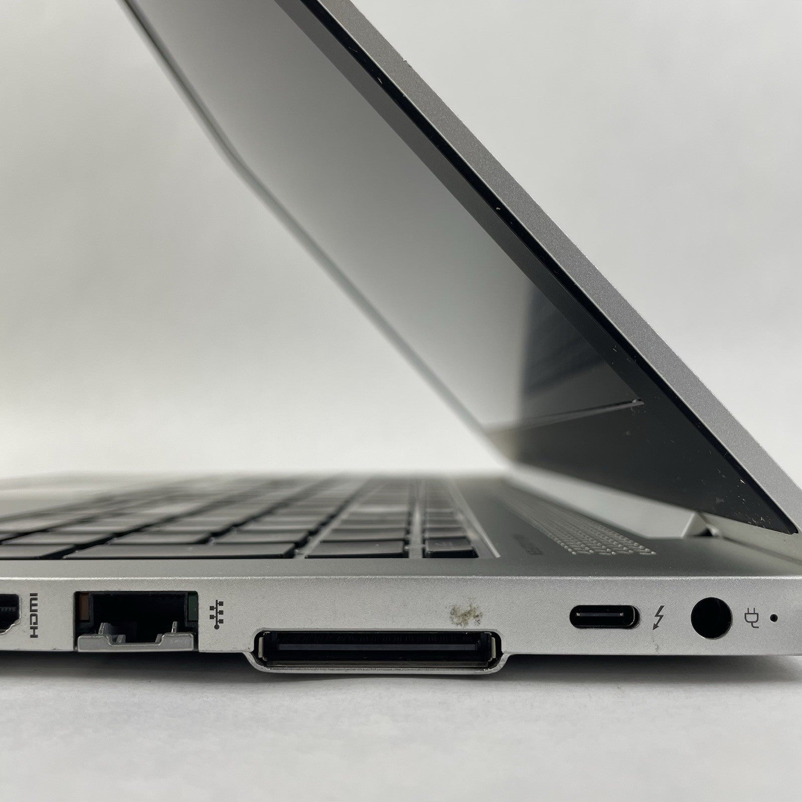 HP EliteBook 850 G6 15.6" i5-8365U 1.60 GHz 8 GB RAM No SSD/OS/AC - Bad Corner4