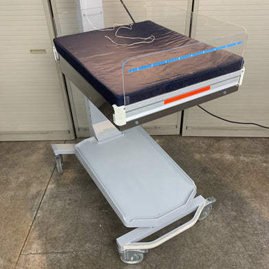 Air-Shields PM78-1 Infant Intensive Care System Powers and Heats