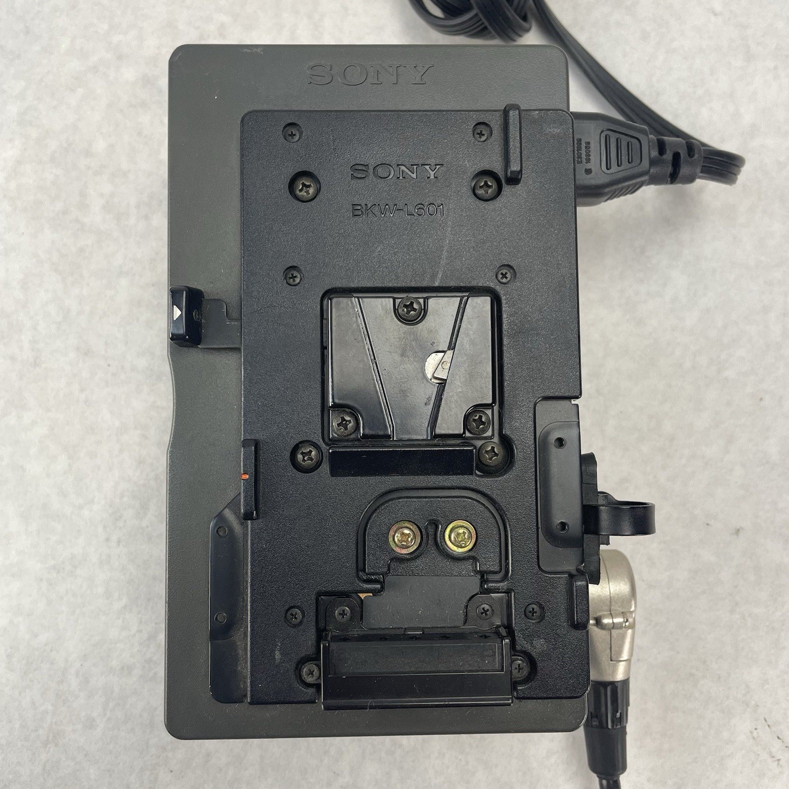 Sony AC-DN2A Ac Adapter Tested3