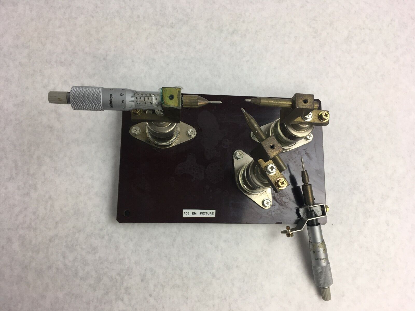 Mitutoyo Micrometer 0-25mm Metric Tool Range .01mm 705 EMI Fixture Tester