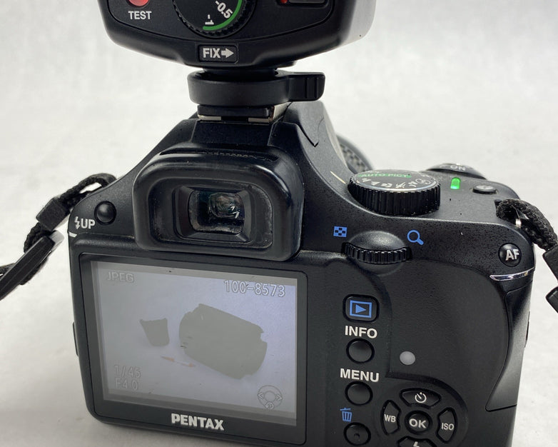 Pentax K2000 DSLR 10.2 MP Digital Camera With Bag And Flash No Cable - Tested
