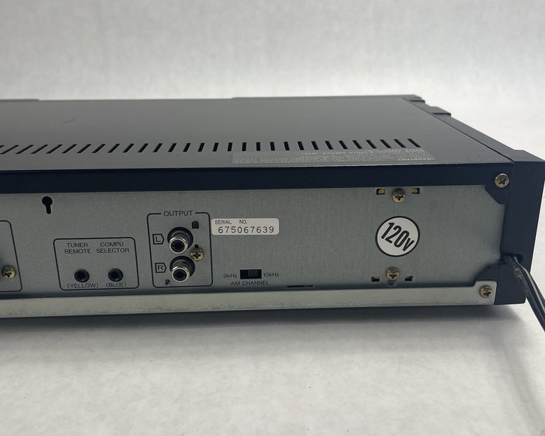 Sansui T-700 Quartz PLL Synthesizer AM/FM Stereo Tuner Power Tested