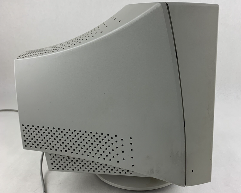 Mitsubishi Diamondtron Diamond Plus 73 CRT VGA Computer Monitor Retro Gaming