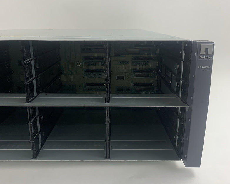 NetApp DS4243 NAJ‑0801 4U 24‑Bay Disk Shelf Chassis 2x IOM3 4x PSUs No HDDs
