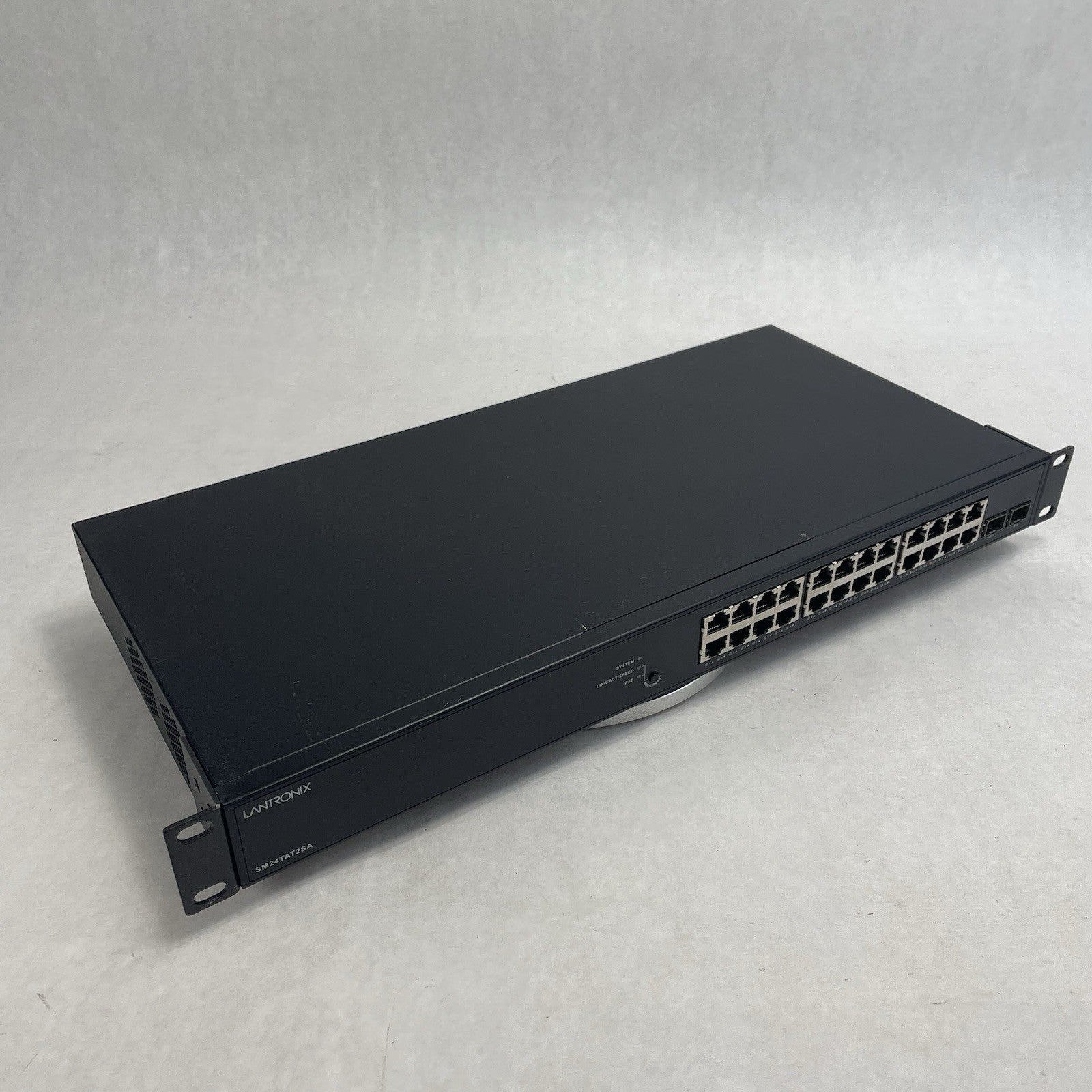 Lantronix SM24TAT2SA-VT 24-Port Managed Gigabit Ethernet PoE+ Tested & Reset0